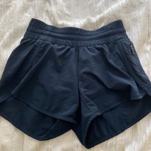 Lululemon tracker shorts